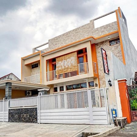 Avisha Guest House Syariah 말랑 외부 사진