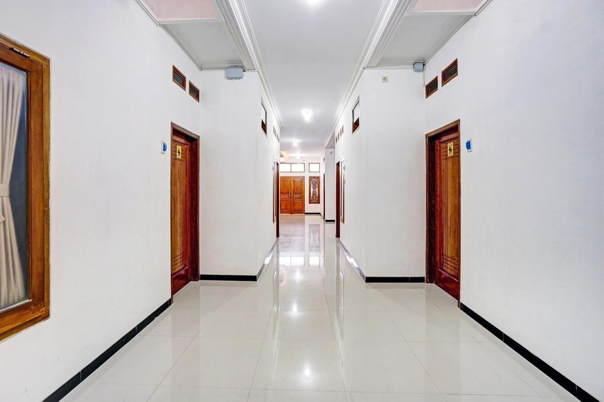 Avisha Guest House Syariah 말랑 외부 사진