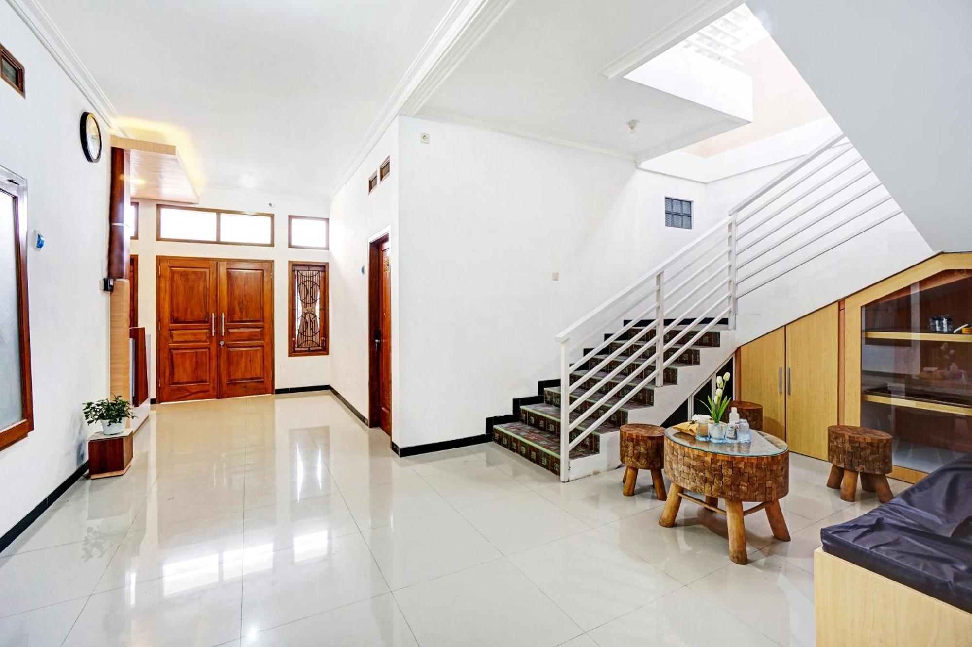 Avisha Guest House Syariah 말랑 외부 사진