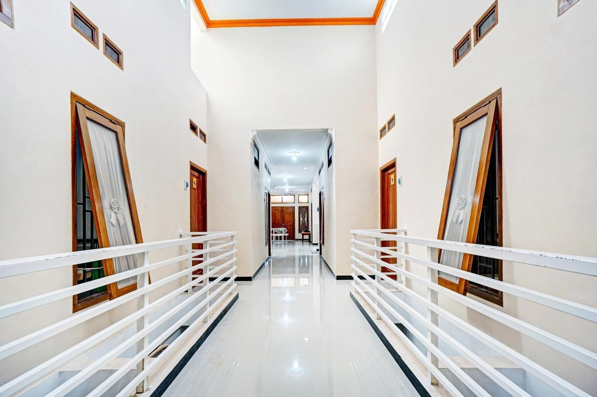 Avisha Guest House Syariah 말랑 외부 사진
